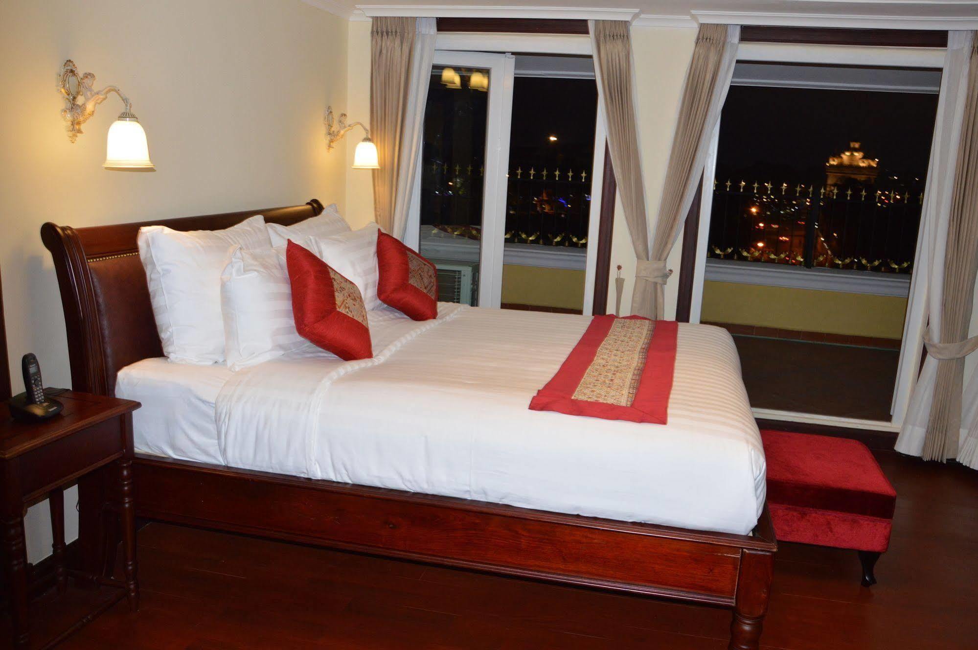 Phasouk Vien Chantra Hotel Виентиане Екстериор снимка